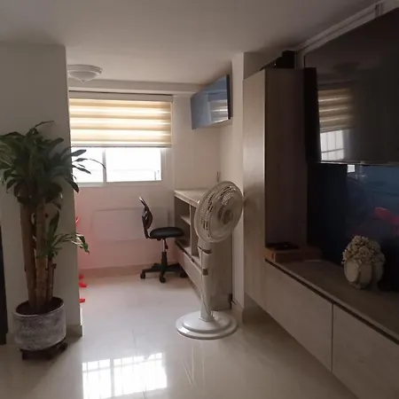 En Edificio Juviper Apartamento *